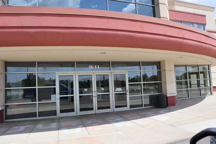 Regal UA Commerce Township - June 16 2022 Photo (newer photo)